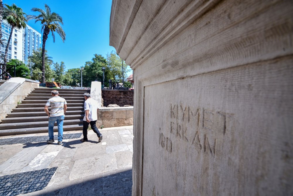 1890 yıllık tarihi kapıdaki 'aşk kazısı' onarıldı - 2