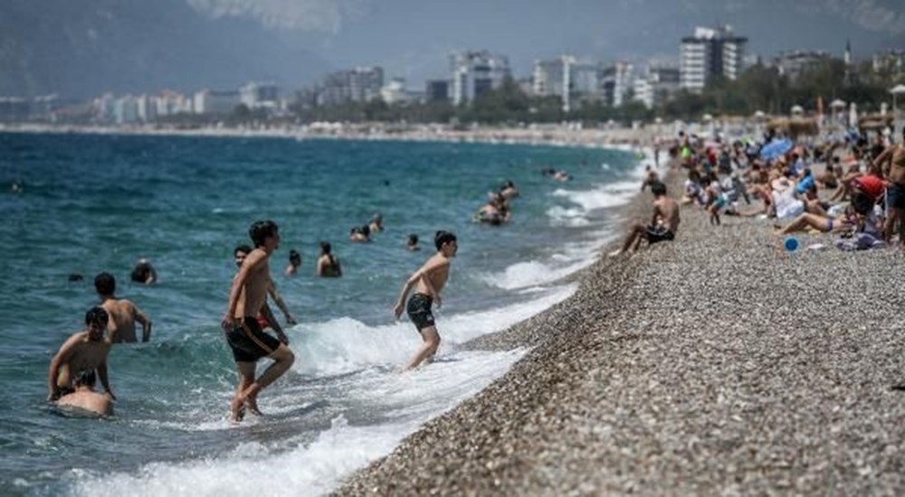 Tam kapanma bitti: Antalyalılar sahile akın etti - 5