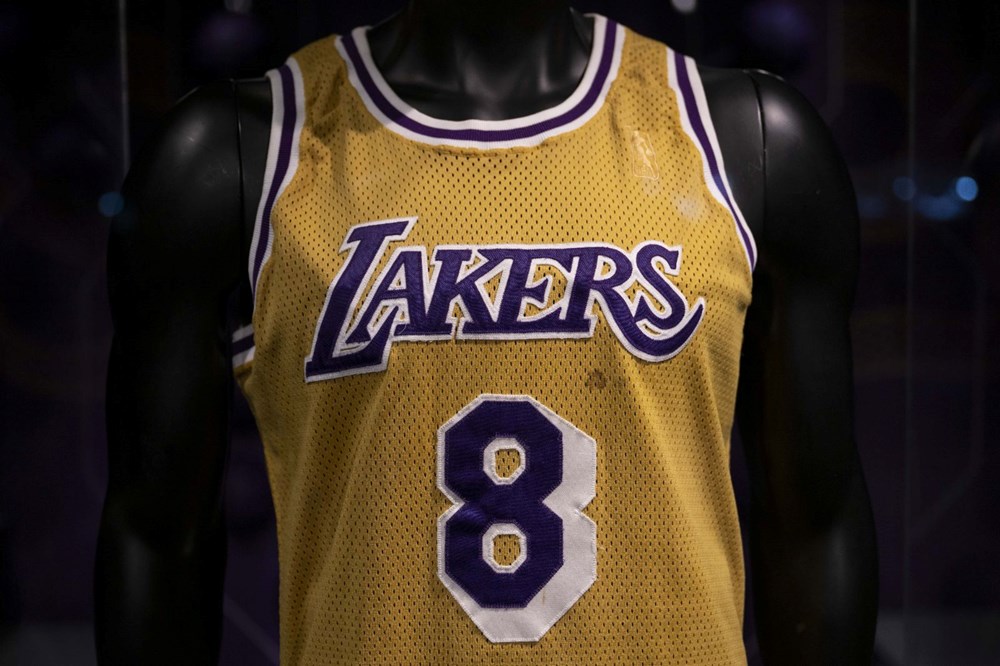Michael Jordan ve Kobe Bryant’ın Çaylak Sezonu Forması Müzayedede: 20 Milyon Dolarlık Rekor Beklentisi! 73