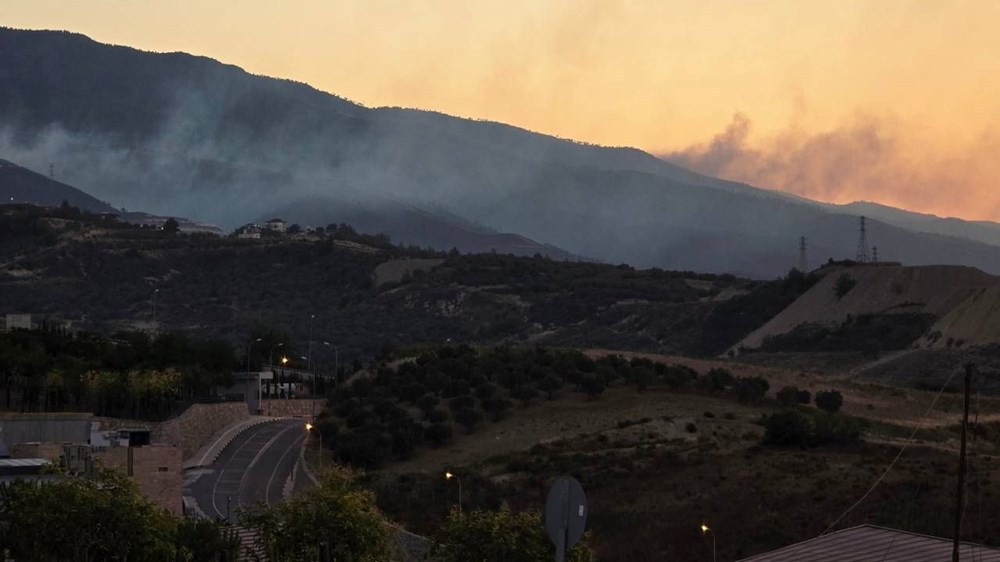 Orman yangınlarıyla mücadele: 3 ilde yangınlar kısmen kontrol altında - 11