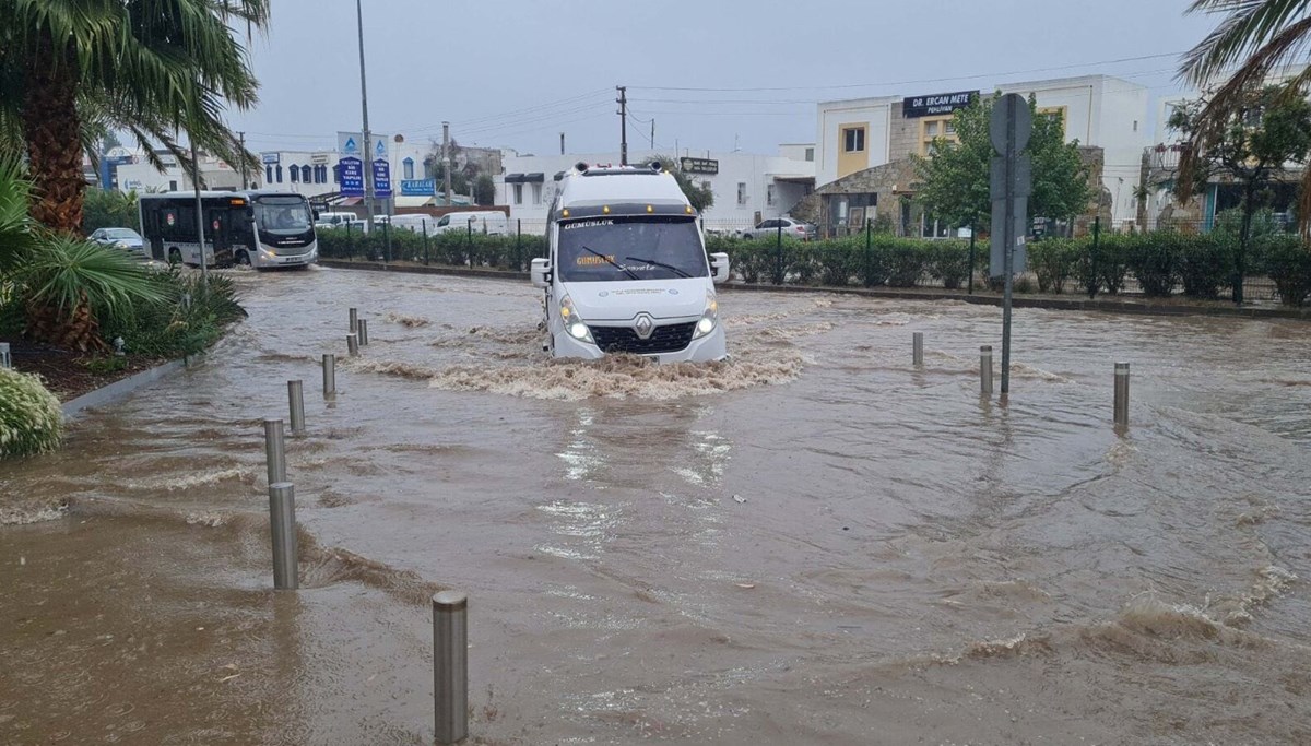 Bodrum'da fırtına ve sağanak