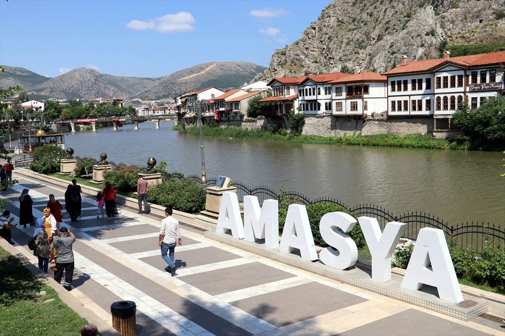 Şehzadeler şehri' Amasya tarih kokan otantik sokaklarıyla ziyaretçilerini  bekliyor