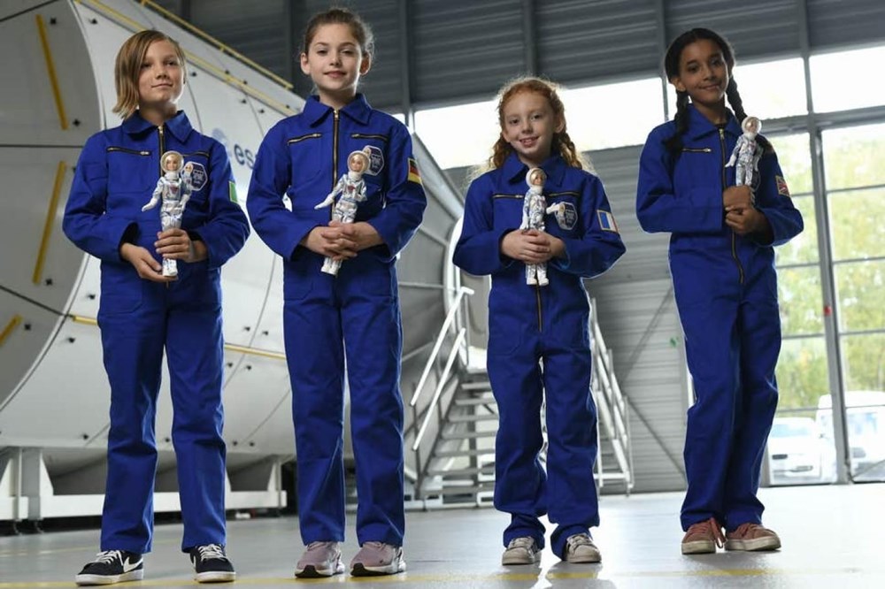 Astronot Barbie gerçek astronotlarla sıfır yerçekimi deneyimi yaşadı - 5