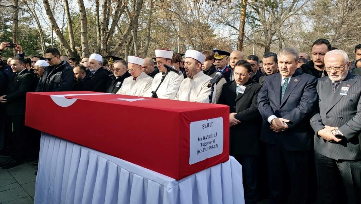 Helikopter kazası şehidine veda Helikopter kazası şehidine veda