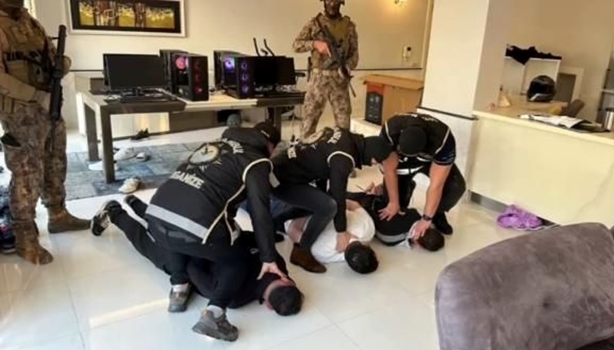 Yolyemezler suç örgütünden 22 kişi tutuklandı Yolyemezler suç örgütünden 22 kişi tutuklandı
