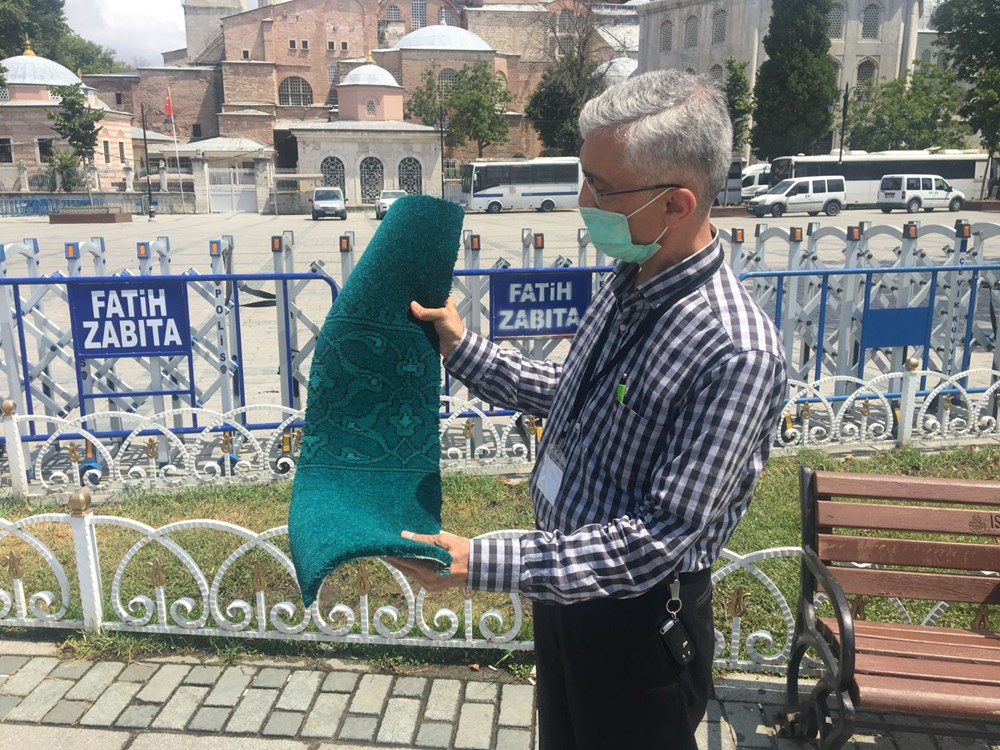 Ayasofya Camii'nin halıları seriliyor - 2