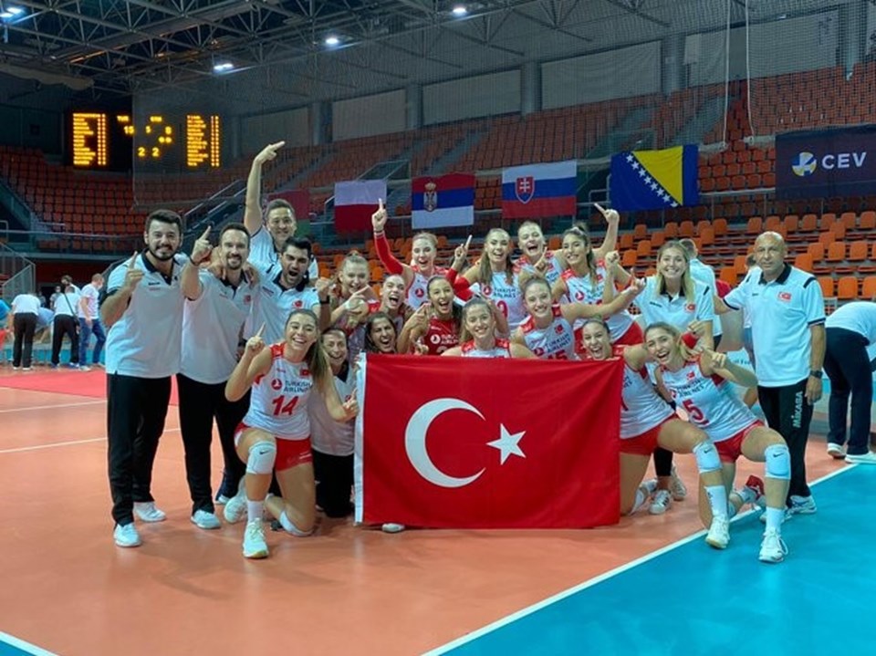 Türkiye 19 Yaş Altı Kız Voleybol Milli Takımı, Avrupa şampiyonu oldu - 1