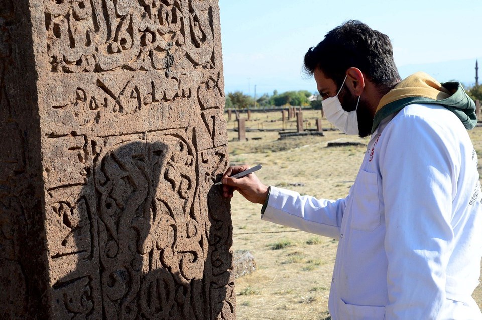 Likenleri temizlenen Selçuklu şahideleri tarihe ışık tutuyor - 3