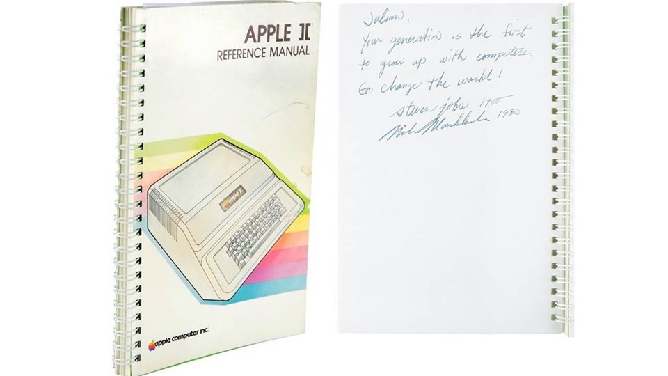Steve Jobs imzalı Apple II kullanma kılavuzu 800 bin dolara satıldı - 1