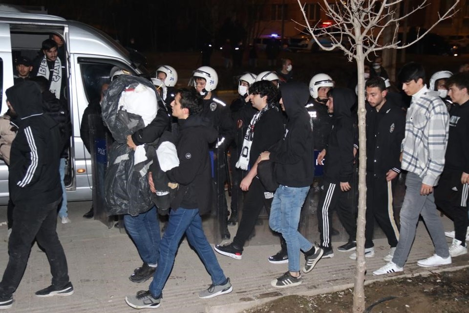 Eskişehir'de hentbol maçında tribün karıştı - 3