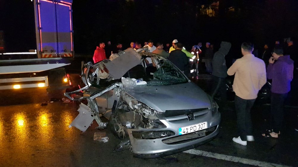 TEM'de onlarca araç birbirine girdi: İstanbul istikameti trafiğe kapandı - 2