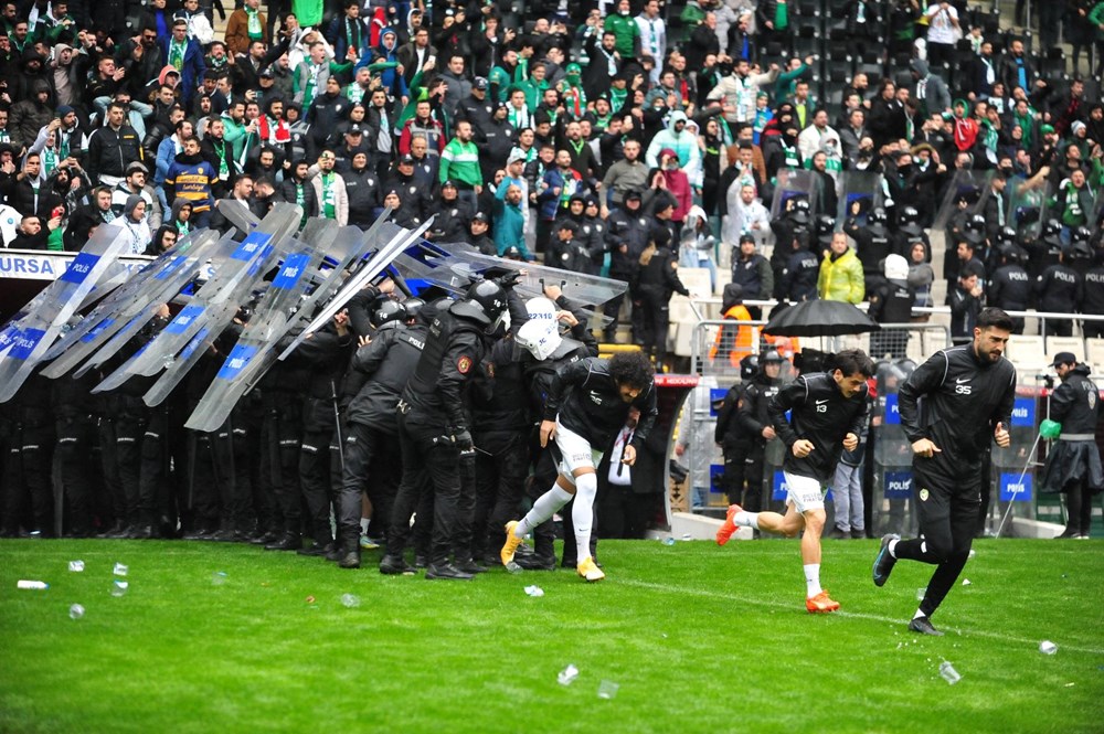 Bursa'da olaylı maç: 9 kişi gözaltına alındı - 2