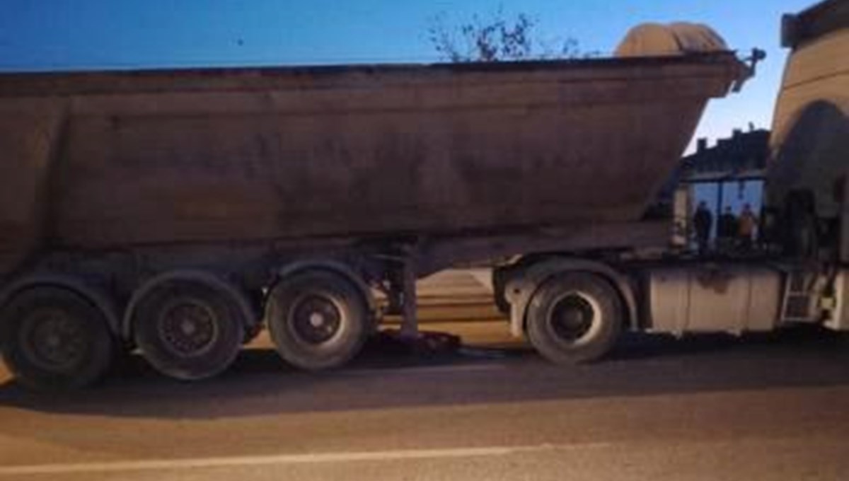 Yaya gecidinden geçmek isteyen kadının acı sonu Yaya gecidinden geçmek isteyen kadının acı sonu