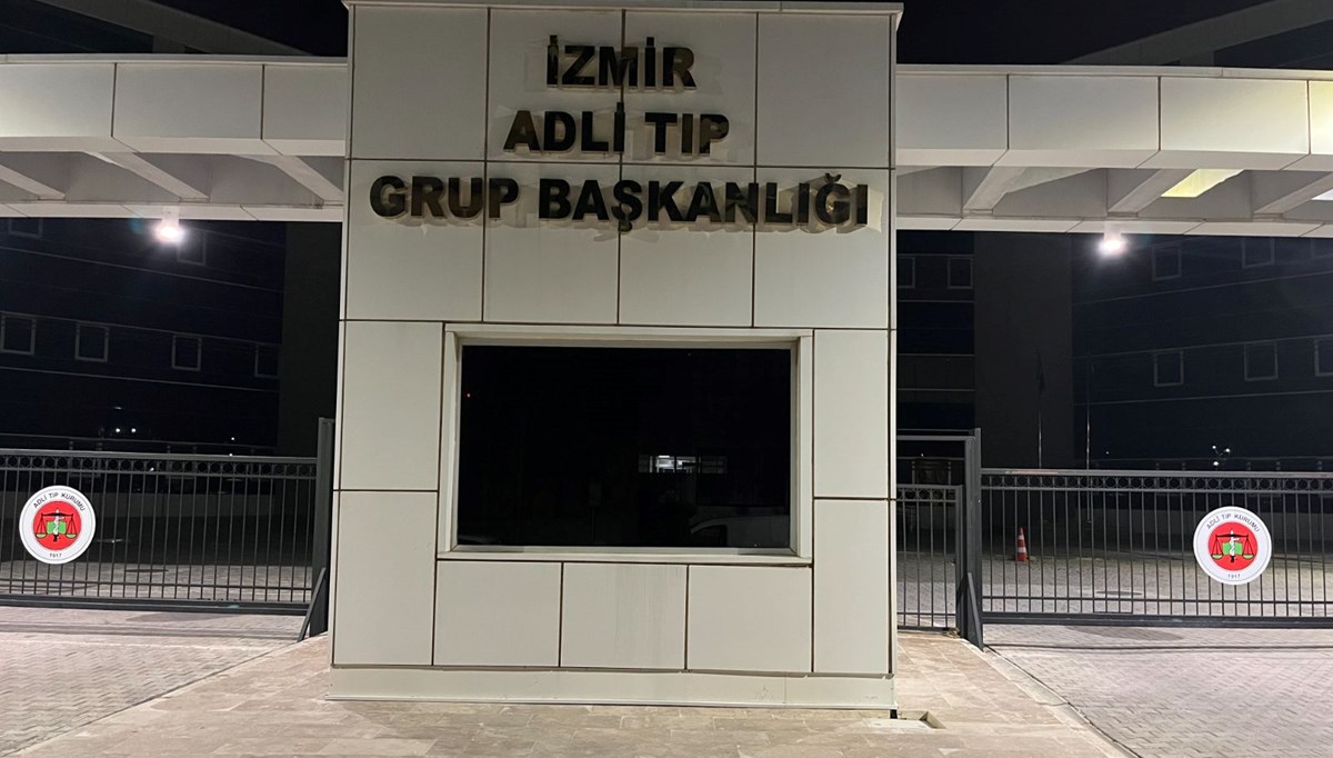 Üç yıl sonra dehşeti yaşadı: Yatak odasında üvey annesinin kemiklerini buldu Üç yıl sonra dehşeti yaşadı: Yatak odasında üvey annesinin kemiklerini buldu