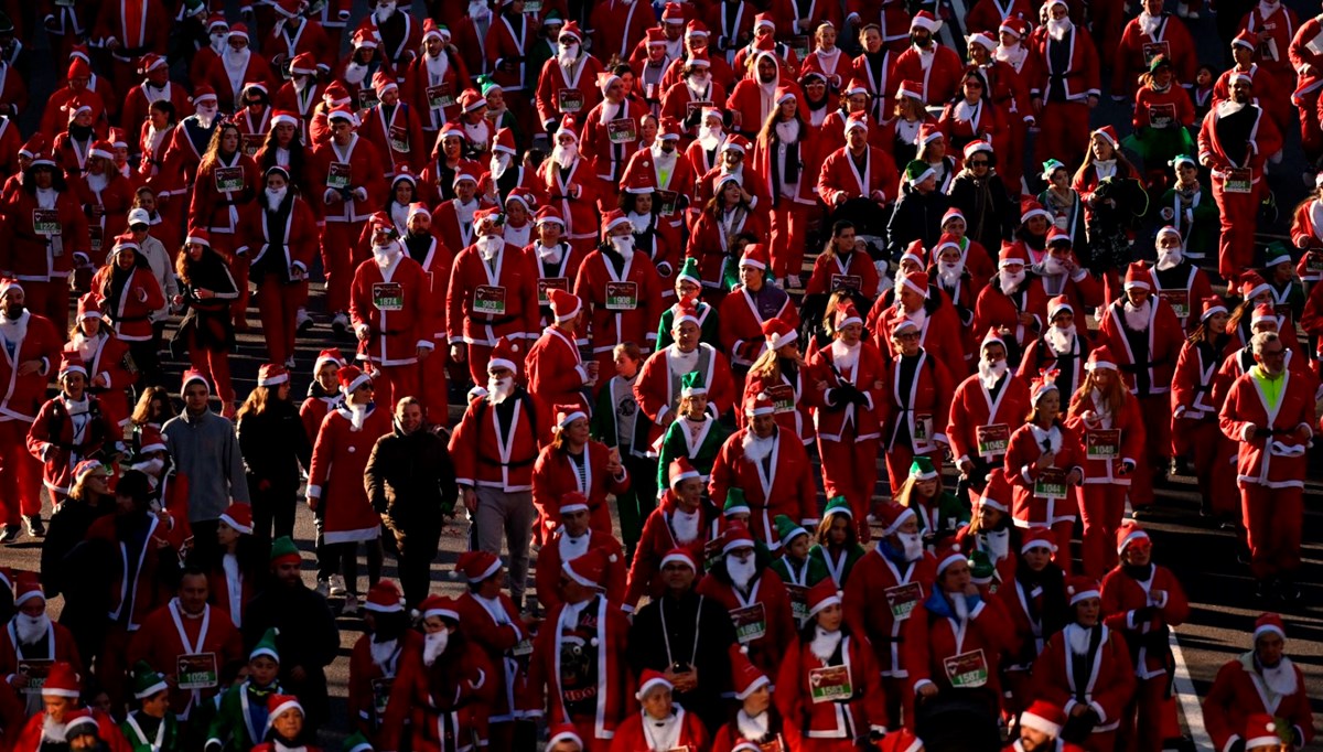 Madrid'de Noel Baba koşusu Madrid'de Noel Baba koşusu