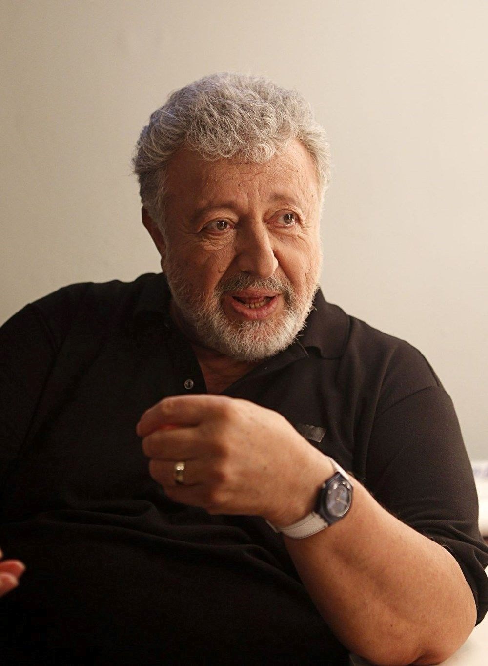 Metin Akpınar'ın kızı Duygu Nebioğlu: Babamı baştan çizmeliyim demek ki - 2