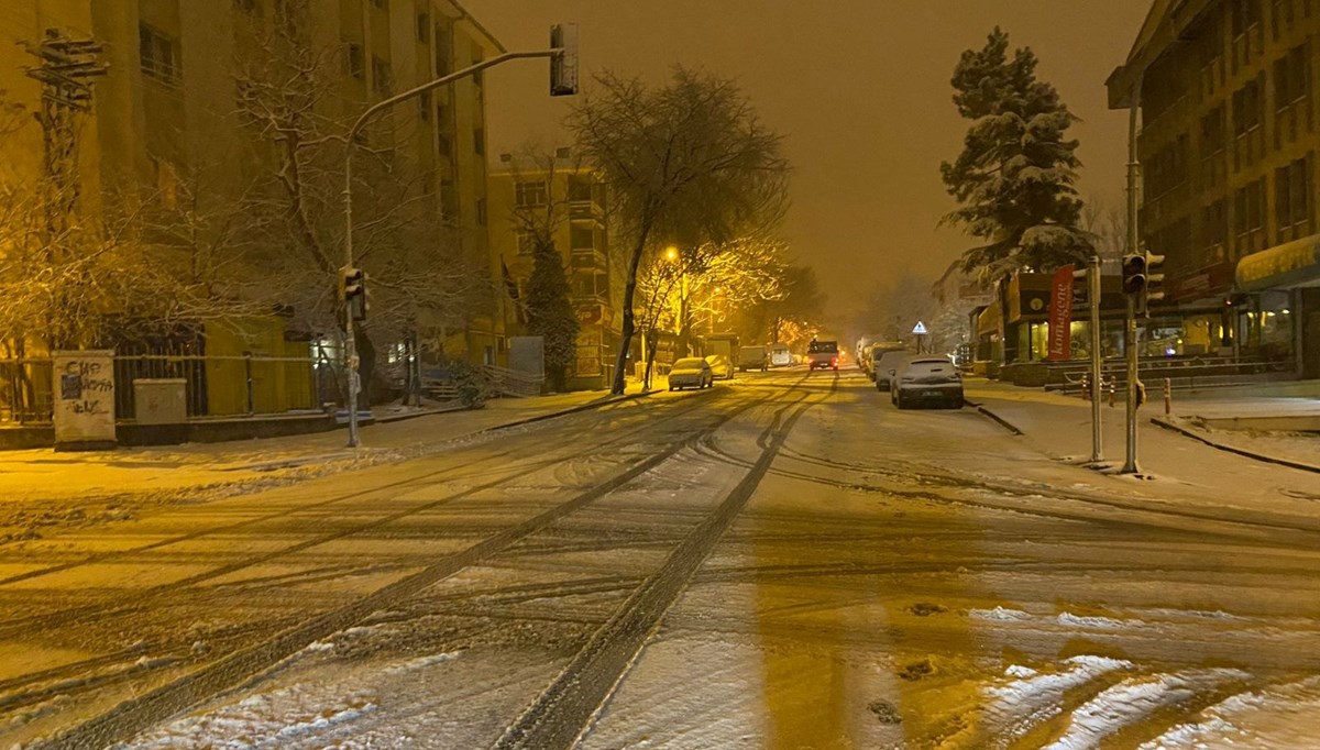 Başkent güne kar ile başladı