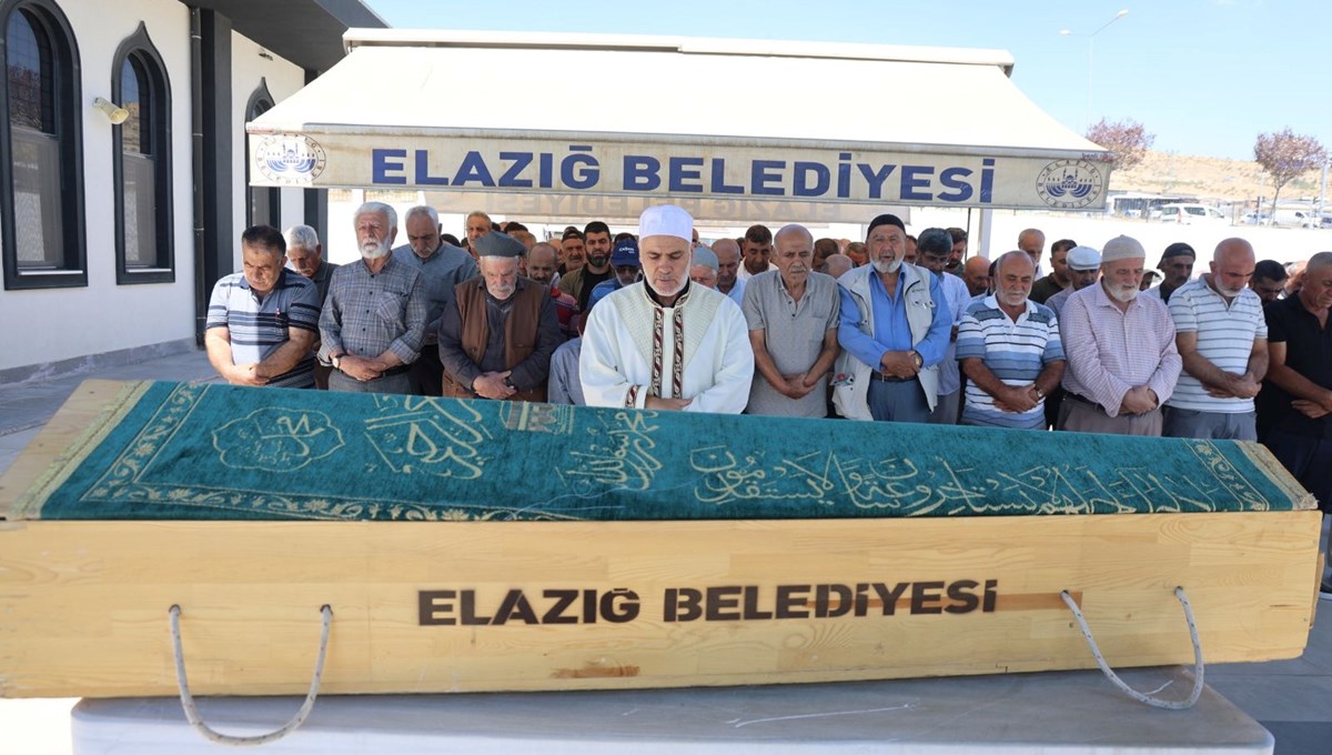 Yarım saat arayla iki otomobik çarptı