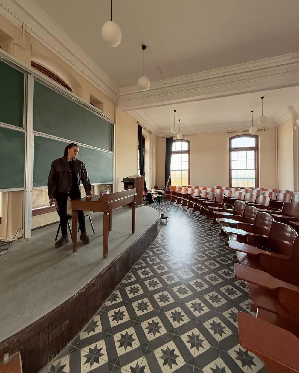 Fahriye Evcen yıllar sonra mezun olduğu üniversitede: Eski yuvamda set hatırası - 5