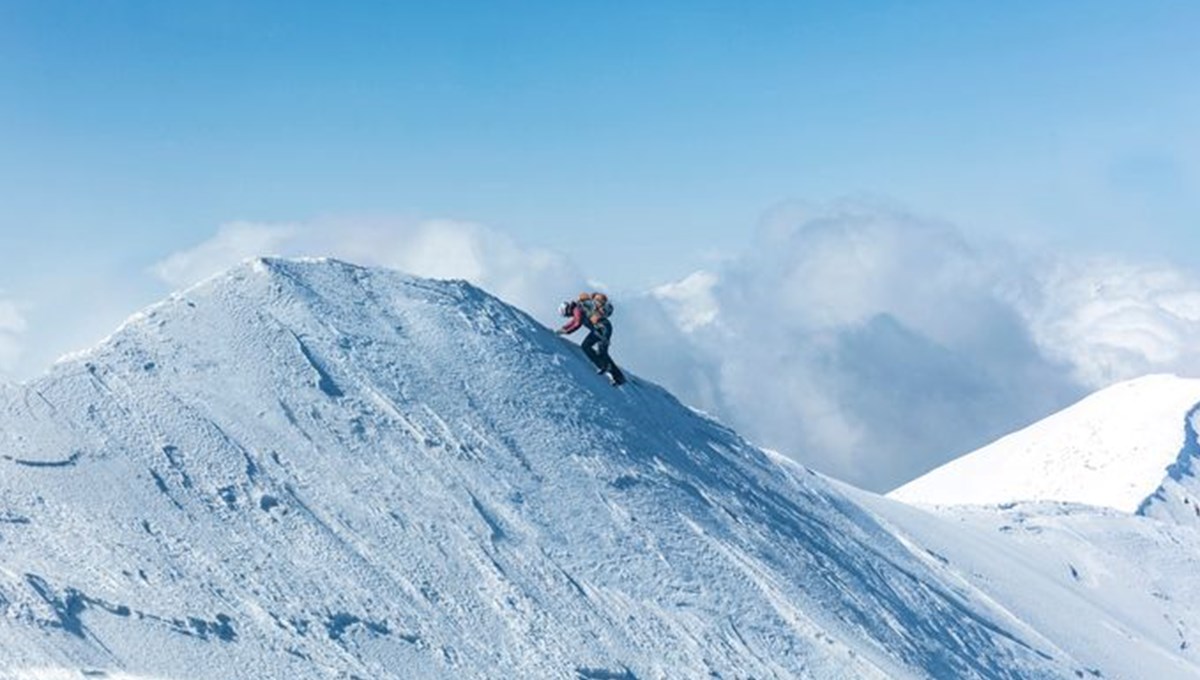 Polonyalı kayakçıdan Everest rekoru