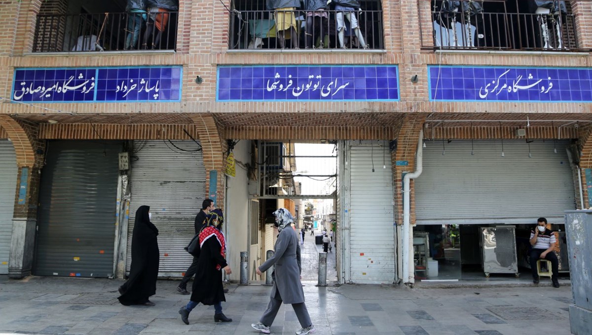 İran corona virüsün 4. dalgasını yaşıyor: Kısıtlamalar geri geldi