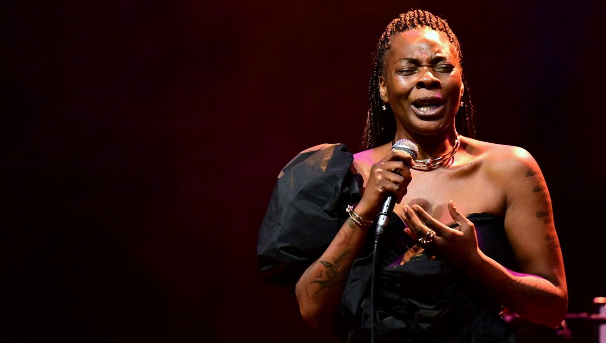 İspanyol şarkıcı Buika Harbiye'de konser verdi