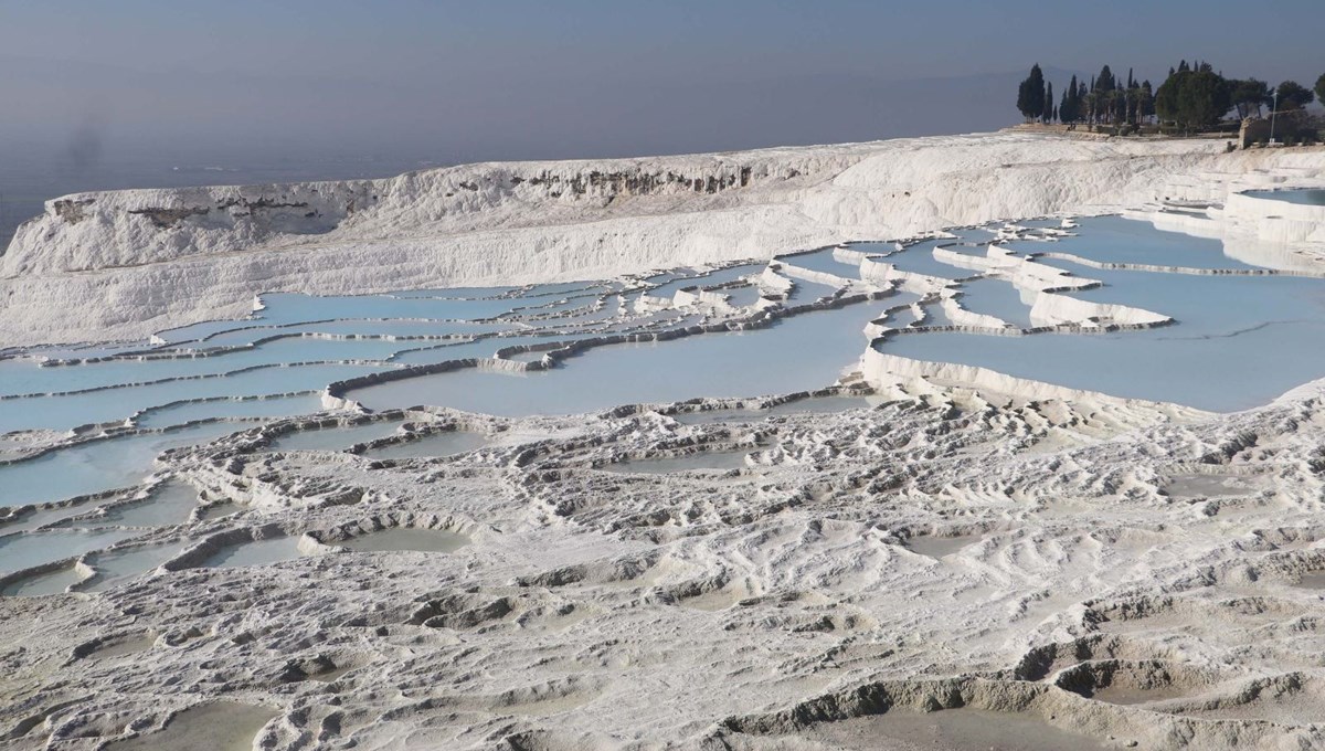 Pamukkale'de 2 milyon 200 bin kişi ile ziyaretçi rekoru