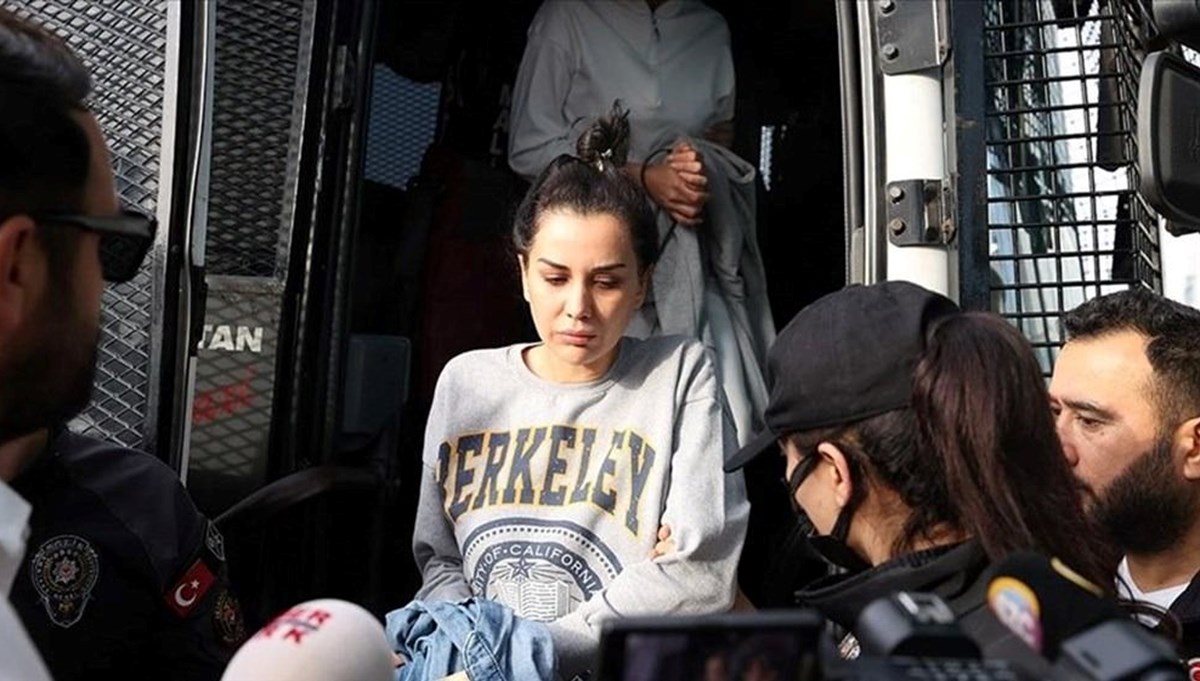 Cezaevinde kendine zarar veren Dilan Polat tahliye olacak mı? | Avukatı talep etti: Polat Adli Tıp Kurumu'na sevk edilecek Cezaevinde kendine zarar veren Dilan Polat tahliye olacak mı? | Avukatı talep etti: Polat Adli Tıp Kurumu'na sevk edilecek