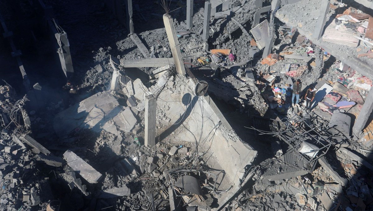 İsrail ordusu Gazze'de İHA ile izlediği 4 sivili bombaladı İsrail ordusu Gazze'de İHA ile izlediği 4 sivili bombaladı