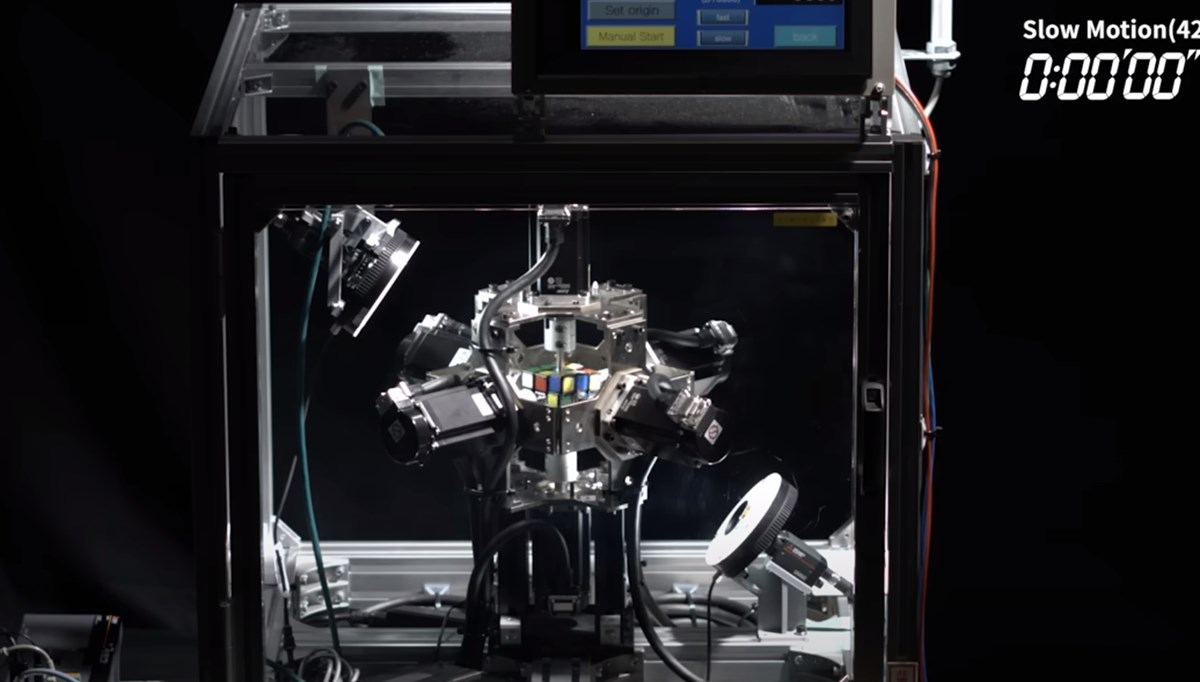 Robottan zeka küpü rekoru: En iyi insan rekorundan10 kat daha hızlı