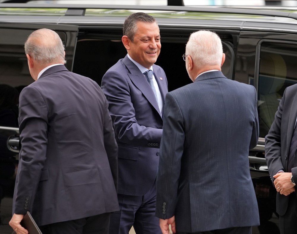 Cumhurbaşkanı Erdoğan ile CHP lideri Özgür Özel görüşmesi sona erdi - 3