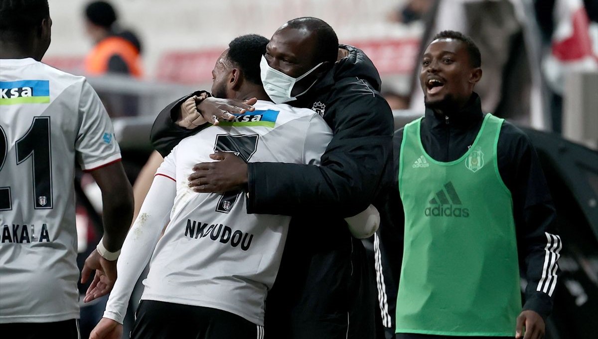 Beşiktaşlı Vincent Aboubakar PFDK'ye sevk edildi Beşiktaşlı Vincent Aboubakar PFDK'ye sevk edildi