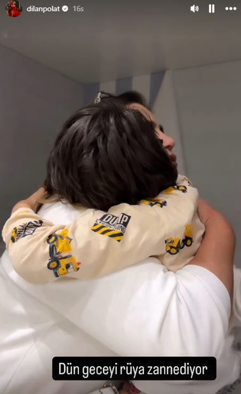 "Artık rahatlayın": Dilan Polat'ın Gizemli Yardımcısı Şule Sahneye Geri Döndü! 73 F4m05FzAW0 gt9aTQZAAyQ