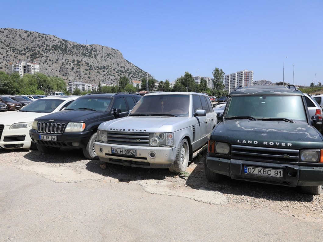 uyanik borclular milyonluk araclari