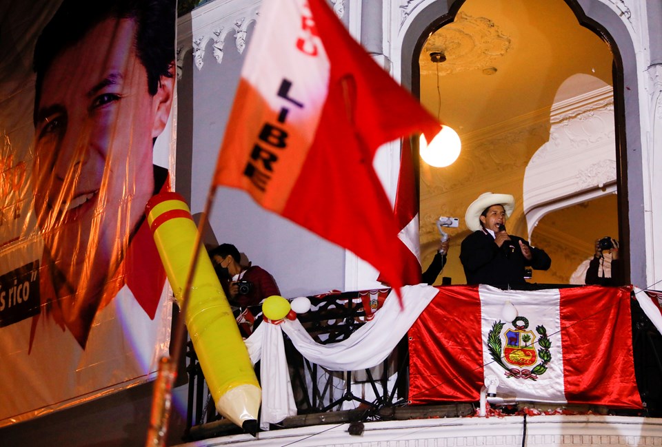 Peru'da devlet başkanlığı seçimini solcu aday Castillo kazandı - 1