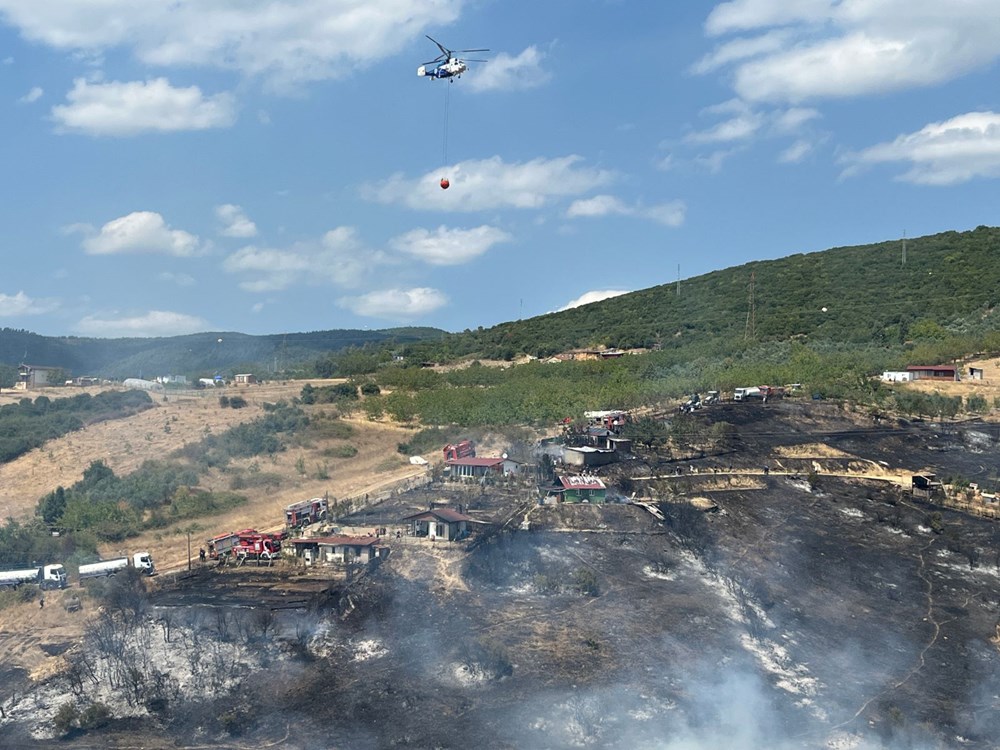 Kocaeli'de otluk alanda çıkan yangın evlere sıçradı - 5