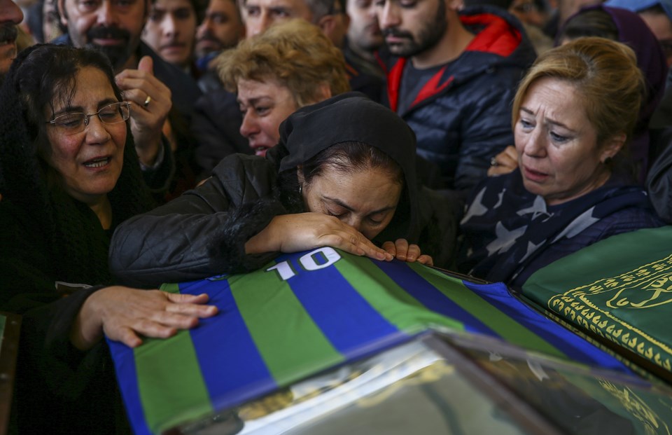 Ankara'daki saldırıda ölenlere gözyaşlarıyla uğurlama - 4
