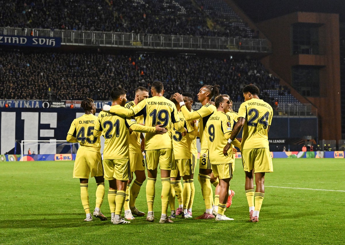 Fenerbahçeli futbolcular, Zagreb deplasmanında atılan gol sonrası böyle sevinç yaşamıştı.