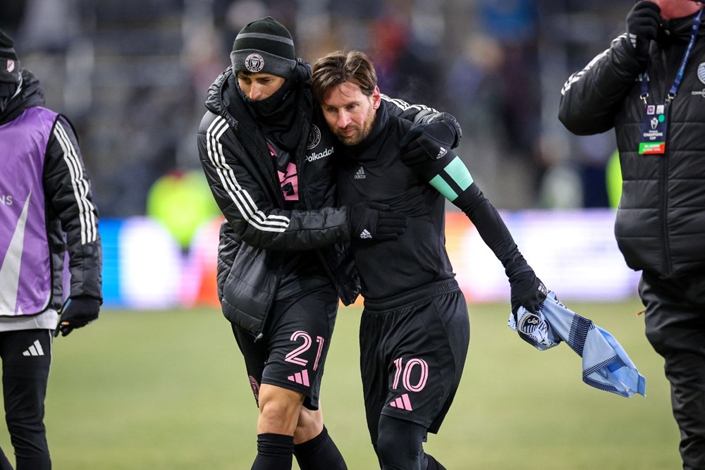 Messi'den forma istedi, 6 ay ceza aldı - 4