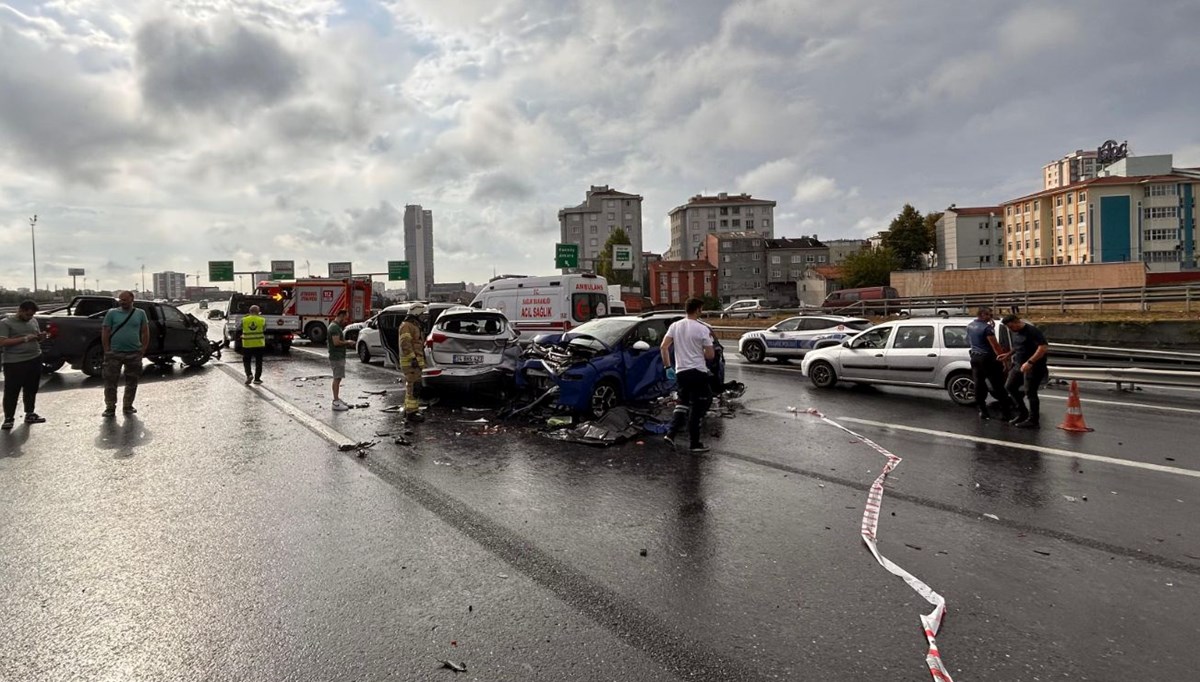 TEM'de 8 araç birbirine girdi: 2 ölü, 1'i ağır 5 yaralı