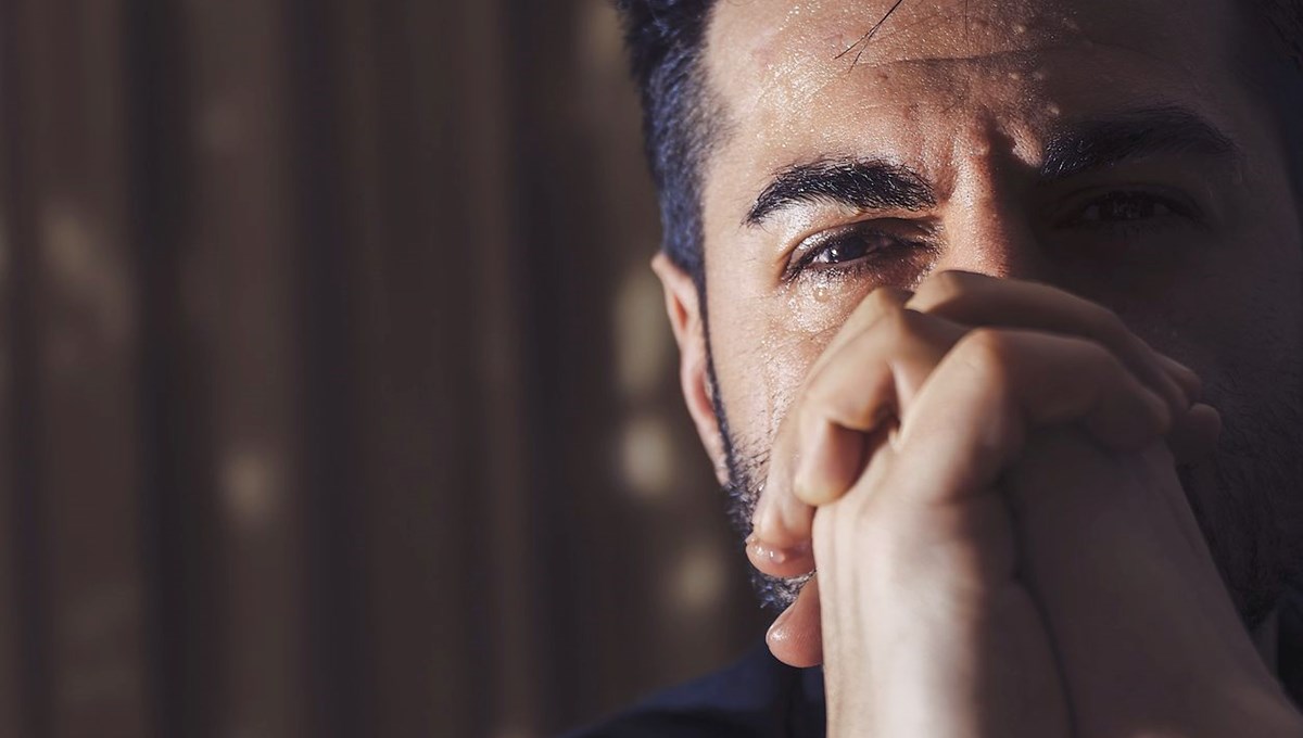 Erkekler ağlamaz mı?