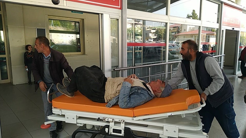 Adana'da traktör devrildi: 37 işçi yaralandı - 1