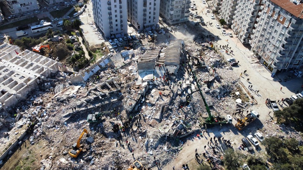Rönesans Rezidans'ın enkazında 'yaşam' belirtisi - 9