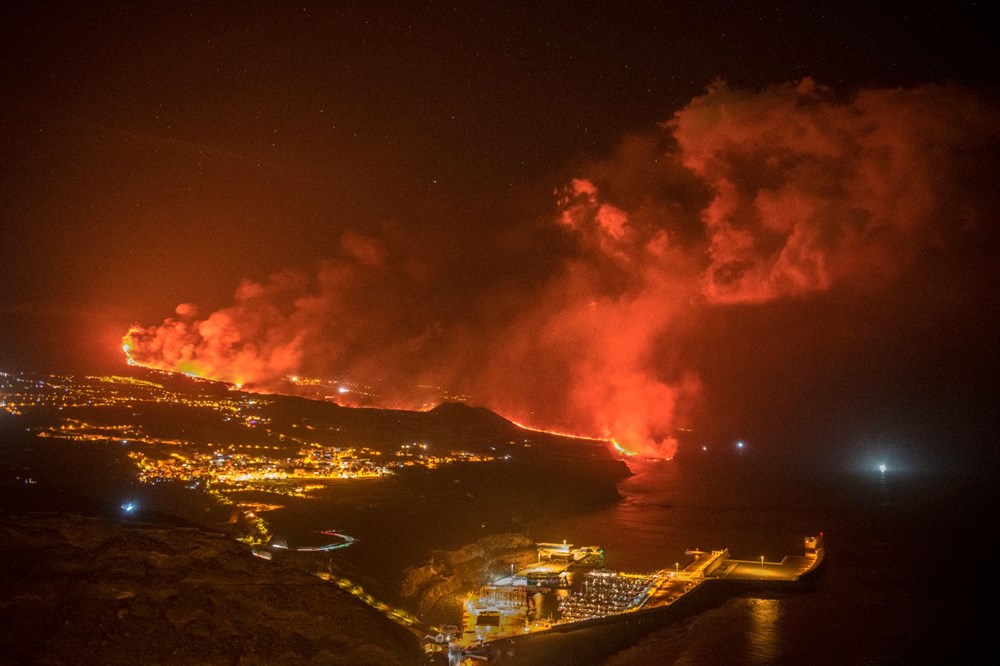 La Palma'da
yanardağ nedeniyle evlerini kaybeden halk psikolojik yıkım yaşıyor - 3