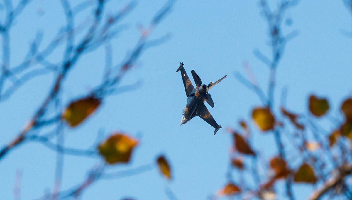 SOLOTÜRK'ten Ankara'da nefes kesen gösteri