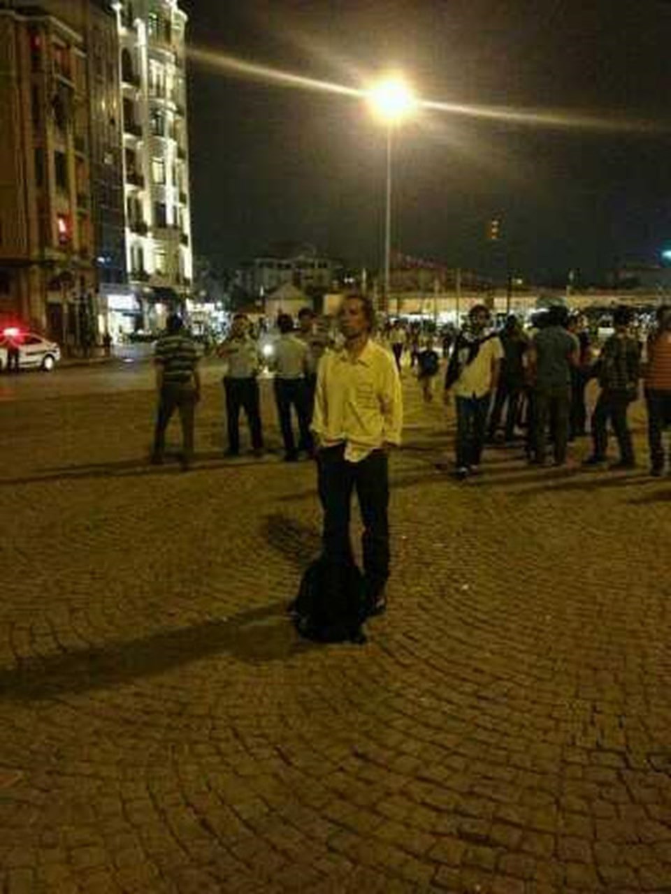 Bir adam Taksim'de durdu! - 1