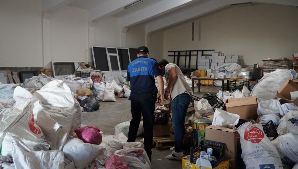 Gaziantep'te 21 ton tarihi geçimiş ürün ele geçirildi