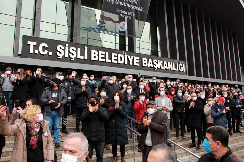 USTA OYUNCU FATMA GİRİK SON YOLCULUĞUNA UĞURLANDI... Usta oyuncu Fatma Girik son yolculuğuna uğurlandı - 45
