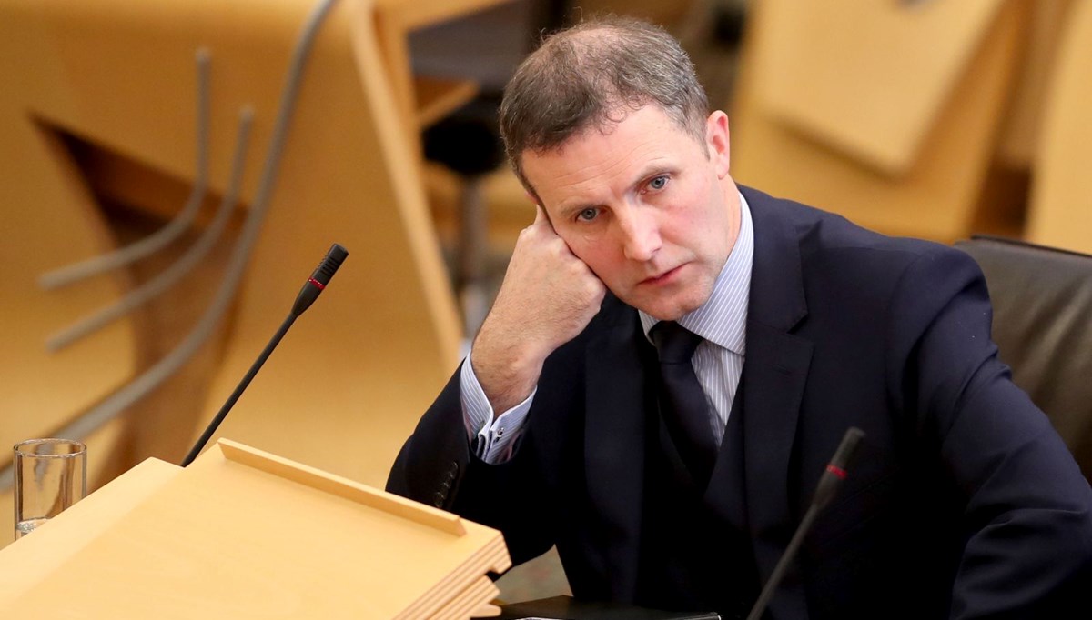İskoçya Sağlık Bakanı Michael Matheson'dan açıklama: Çocuklarının internet faturası istifa getirdi