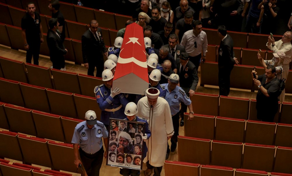 Cüneyt Arkın'ı binlerce kişi gözyaşlarıyla uğurladı - 15